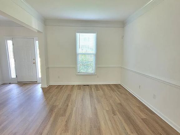 3rd image of 9504 Meadowmont Ln