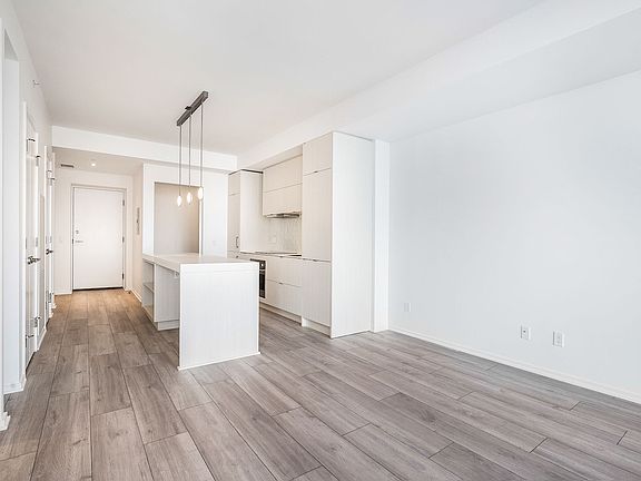 4th image of 706-615 6th Ave SE #706