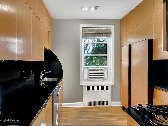3rd image of 44 Prospect Park W APT A9
