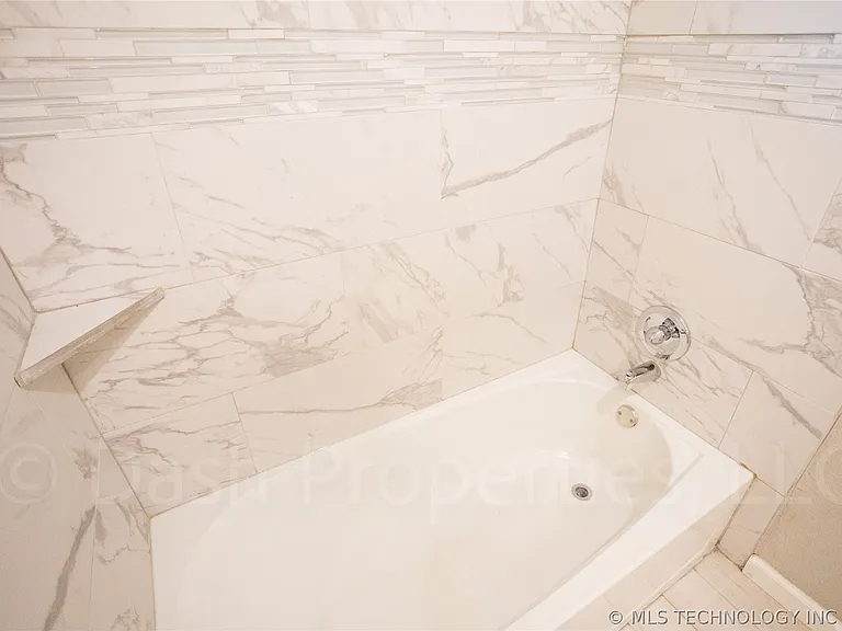 821 S Quaker Ave — Photo 61