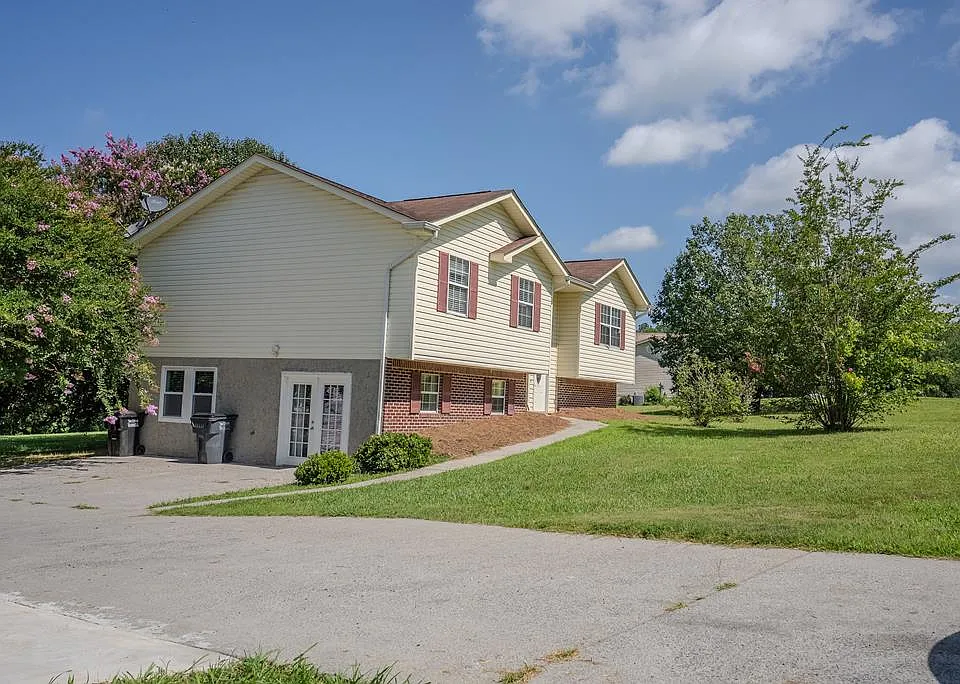 1433 Dustin Dr