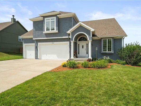 1706 NE 181st Ter, Smithville, MO 64089