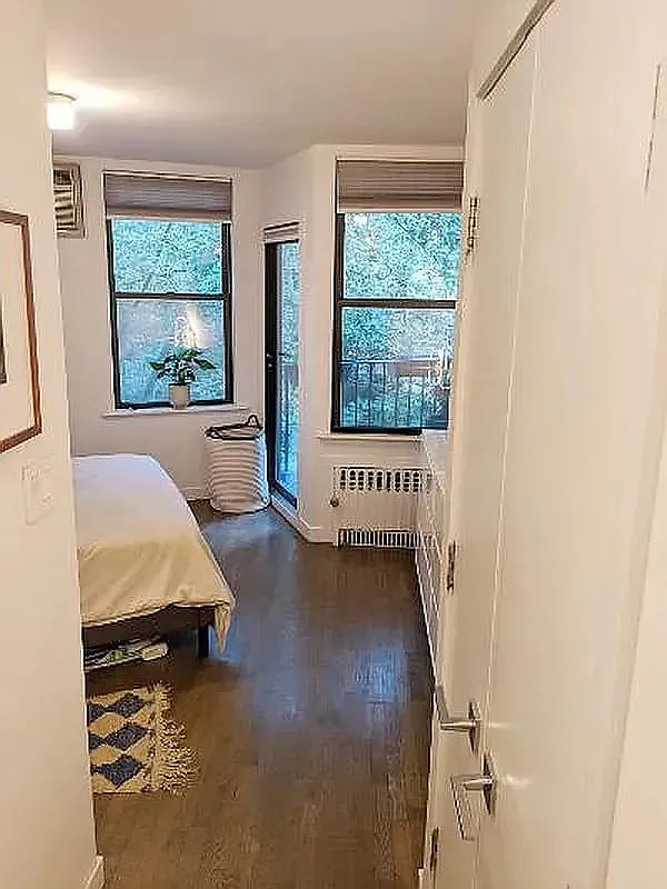 248 Tenth Avenue — Photo 4