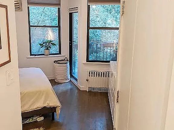 4th image of 248 10th Ave #3R