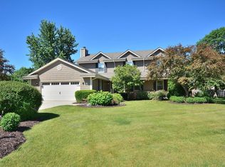 W148N6875 Terriwood Dr, Menomonee Falls, WI 53051