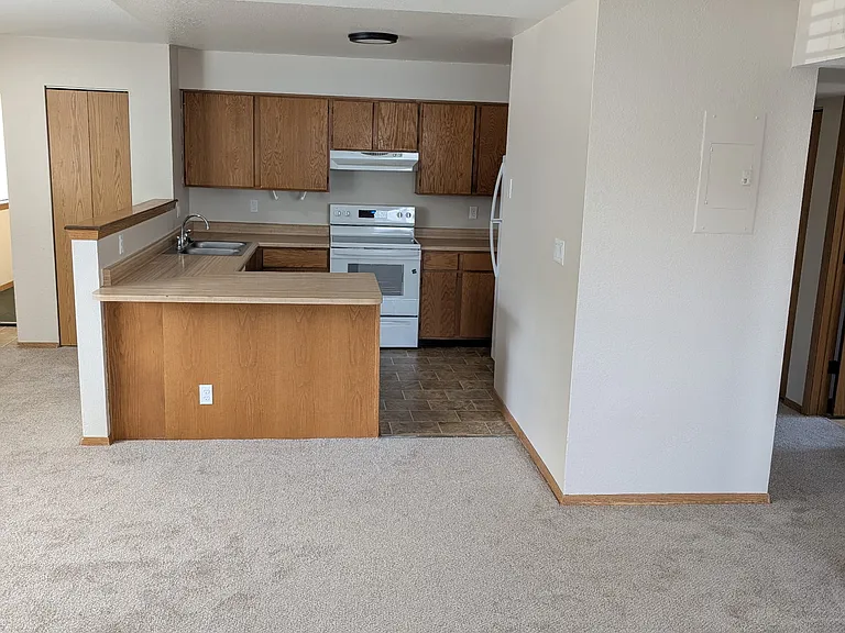 139 S Zang Way — Photo 2