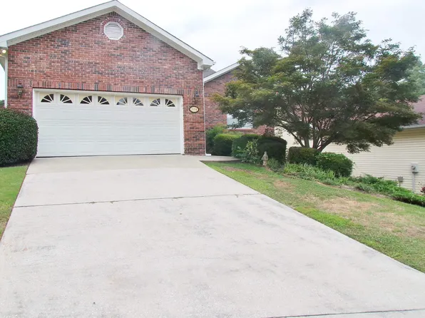 2606 Oak Village Dr, Anniston, AL 36207