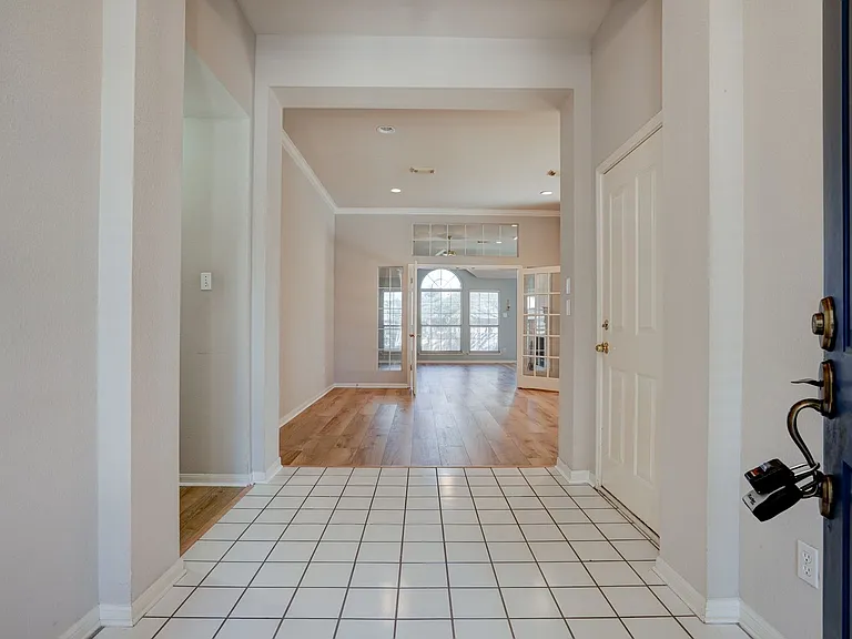 9137 Fainwood Ln — Photo 6