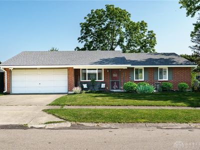 2801 Pinegrove Dr, Dayton, OH, 45449