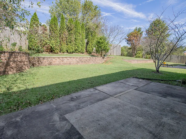 156 Ivy Hill Ln — Photo 12