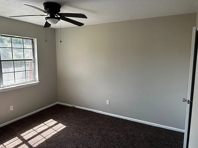 Bowmanor Garden Apartments — Photo 35