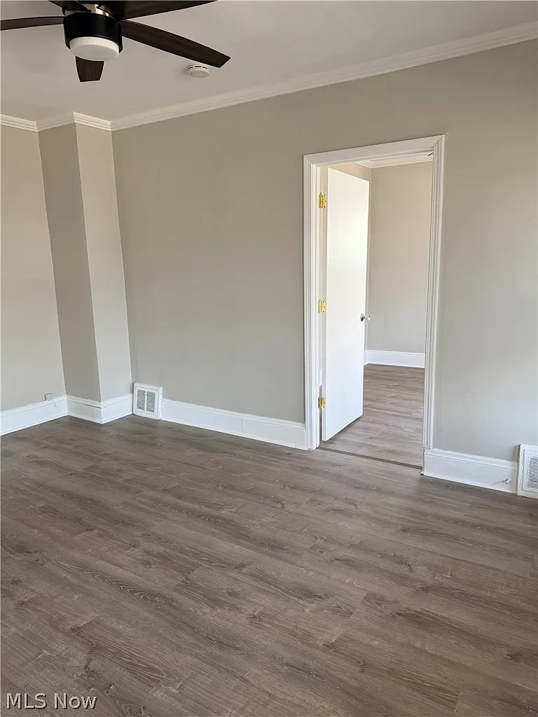 2 bed, 1.0 bath, $1,100 — Photo 2