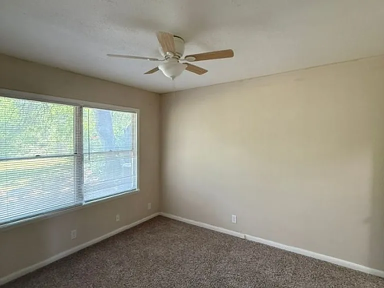 1273 S Pioneer Dr — Photo 6