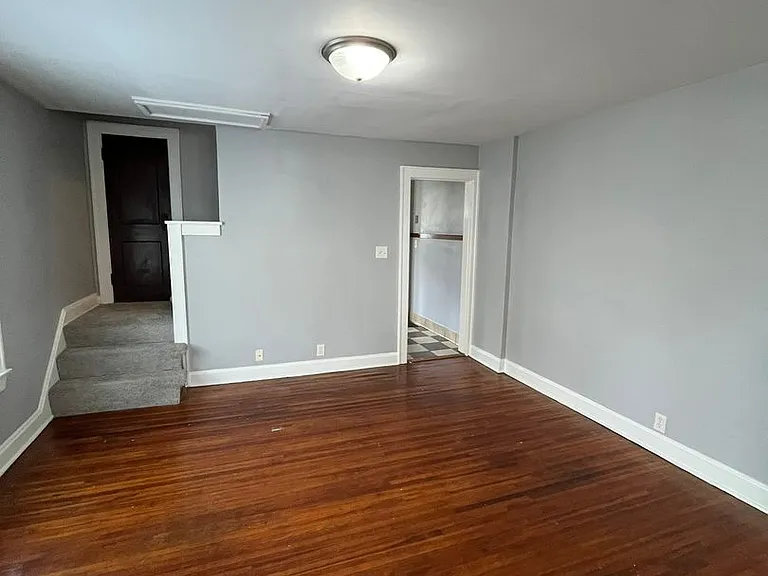 452-454 S Huron Ave — Photo 3