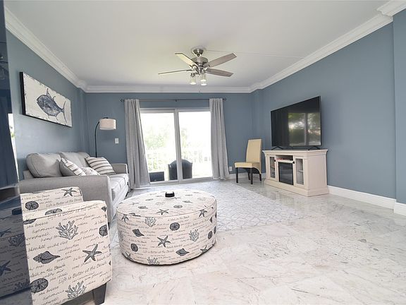 4th image of 1831 NE 38th Street #207