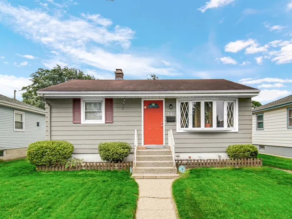 1712 171st Pl, Hammond, IN 46324