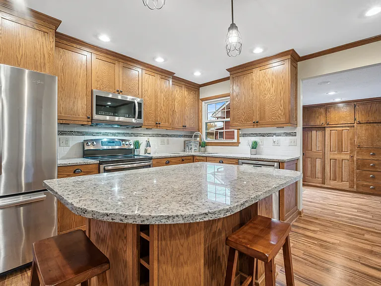 409 S Olive St — Photo 10