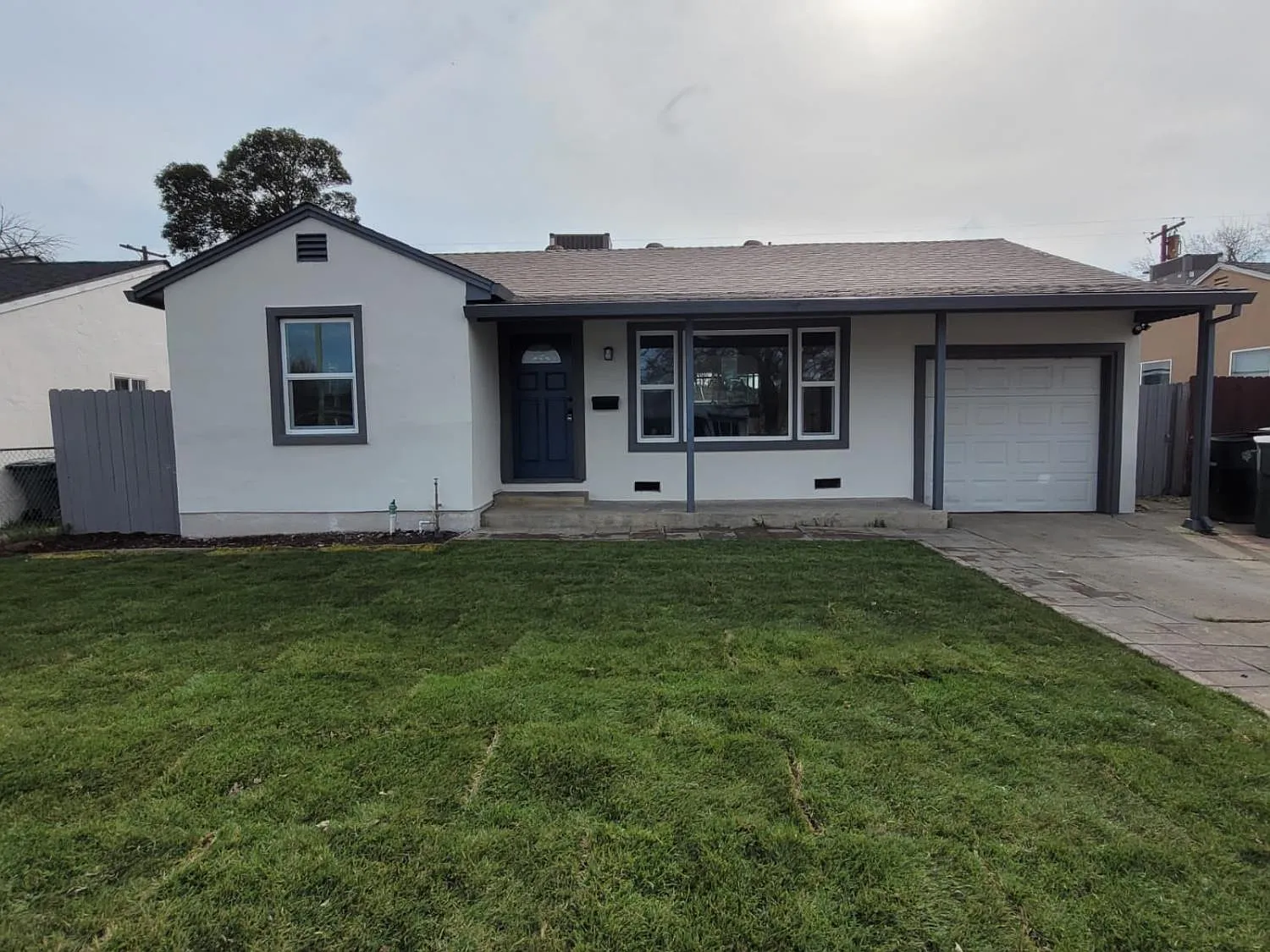 1548 Sterling St photo 1
