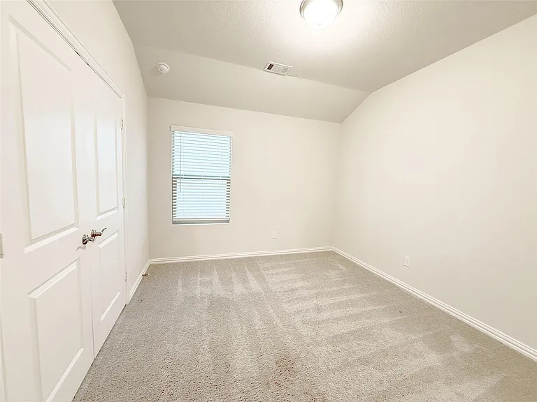 1909 Canyon Ln — Photo 15