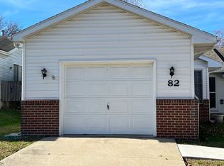 82 Amherst Dr, Springfield, IL 62702