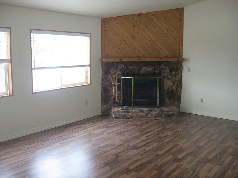 2542 S 9100 W — Photo 8