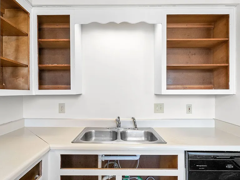 W Knollwood Cir - 1500 — Photo 10
