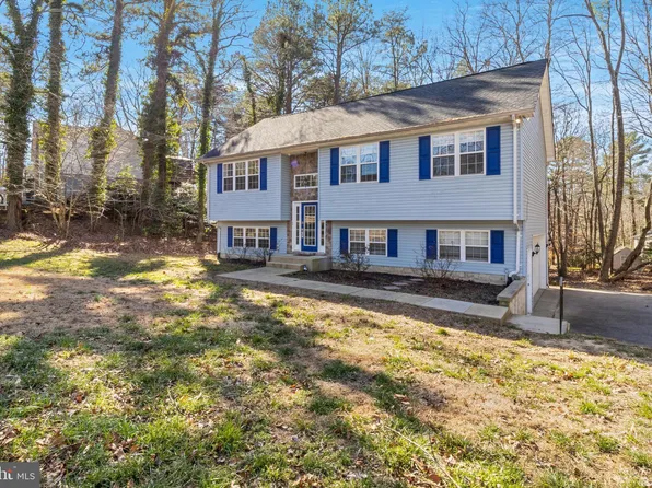 12549 Catalina Dr, Lusby, MD 20657