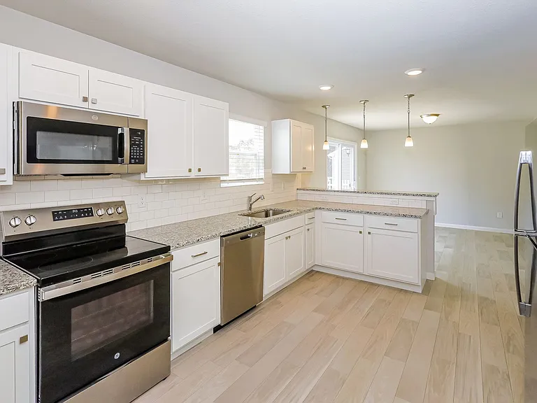 613 Courtyard Pl — Photo 10