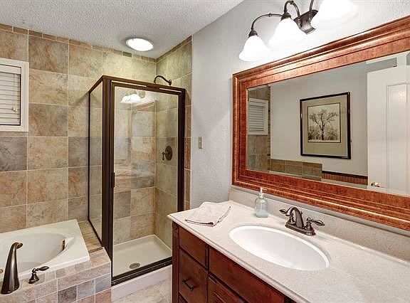 3rd image of 2273 Tanglewood Blvd