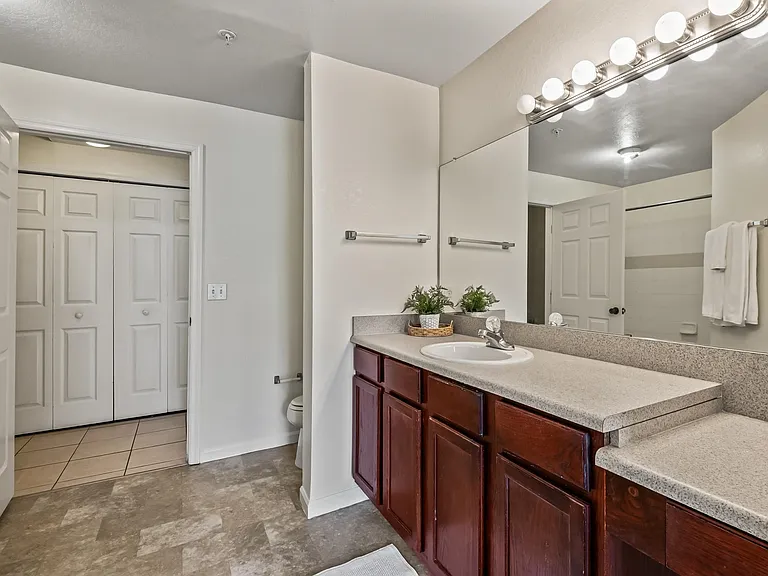 2801 Chancellorsville Dr #1333 — Photo 29