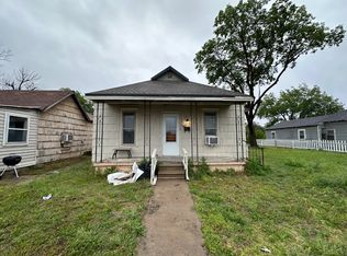 714 W Avenue B, Hutchinson, KS 67501