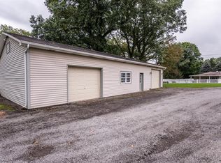 947 Lyn Rd, Sarver, PA 16055