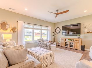 1305 38th St, Spirit Lake, IA 51360