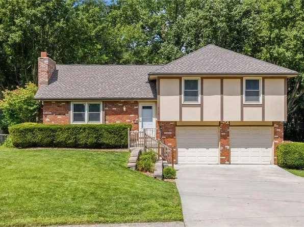 8008 N Garfield Ave, Kansas City, MO 64118