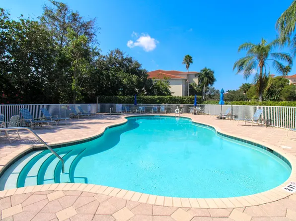 4853 Hampshire Ct APT 107, Naples, FL 34112