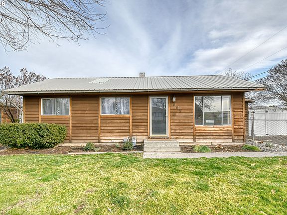 4th image of 688 SW Cedar St