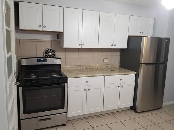 2nd image of 5110 Greenwood St