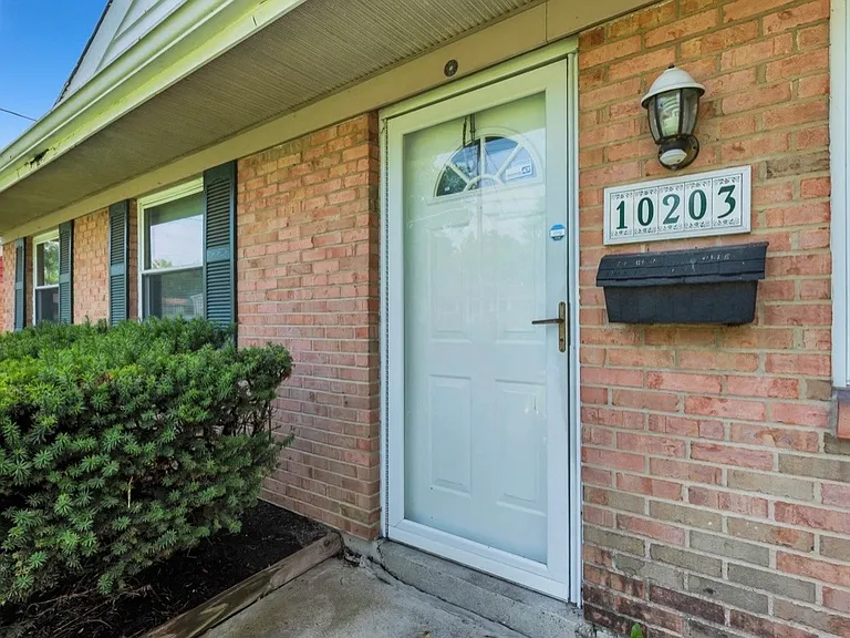10203 Storm Dr — Photo 23