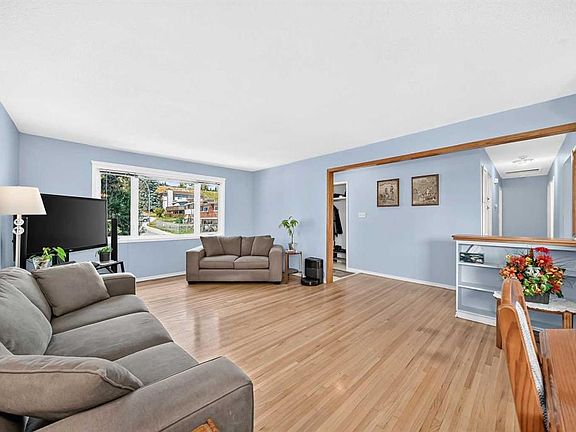 5th image of 7828 W 10th St NW