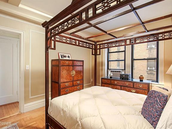 4th image of 1429 Lexington Ave #7G
