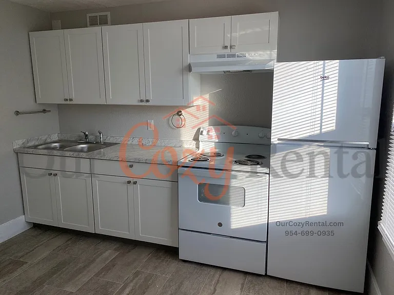 190 Wilson St E — Photo 2