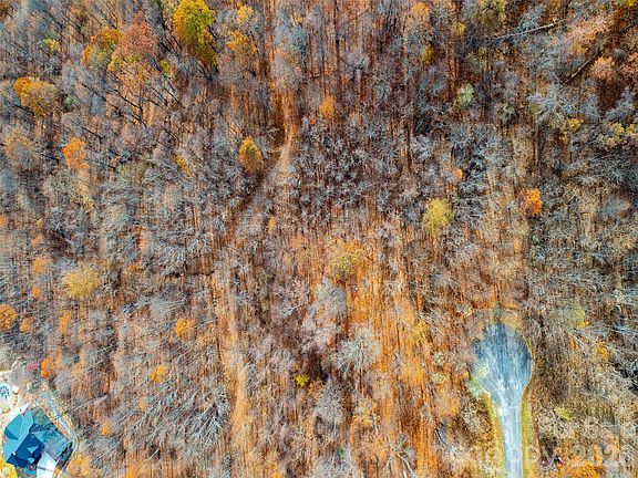 5th image of 242 Nottingham Dr