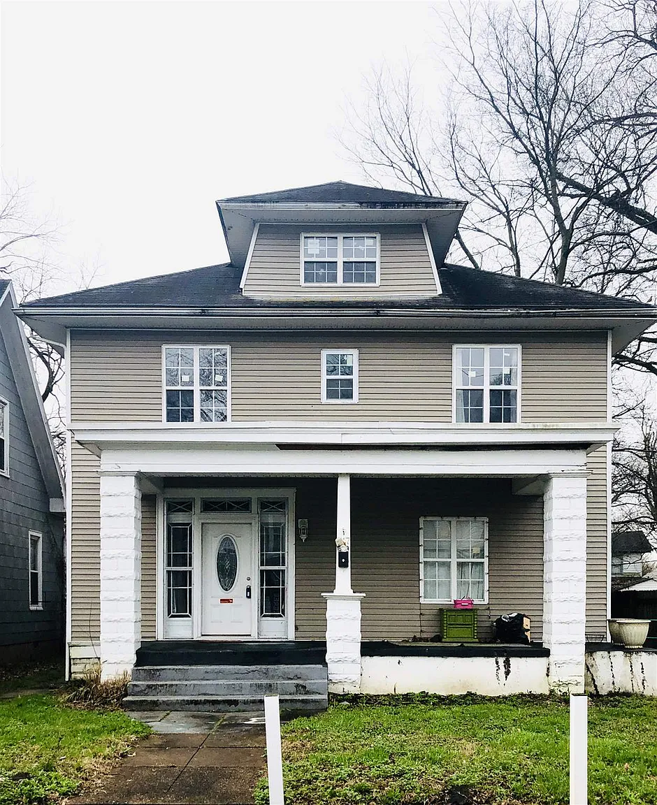 747 E Chandler Ave photo 1