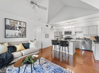 3302 Wyndham Cir APT B, Alexandria, VA