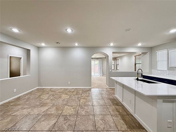 5th image of 9927 Ridgemill St