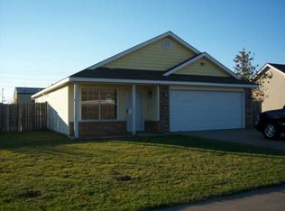 686 Locust St, Springdale, AR 72762