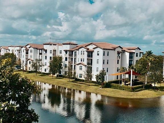2nd image of 11461 Lakeside Dr #4301