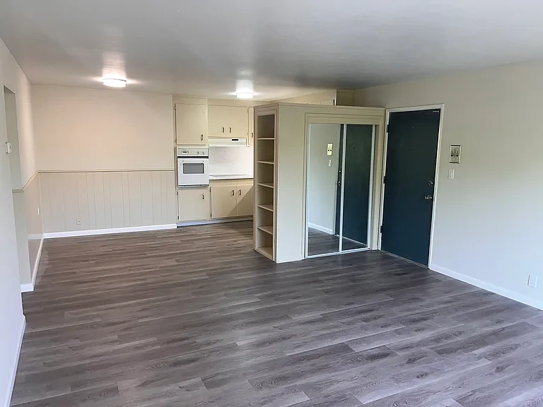 Lee Crest Apartments — Photo 15