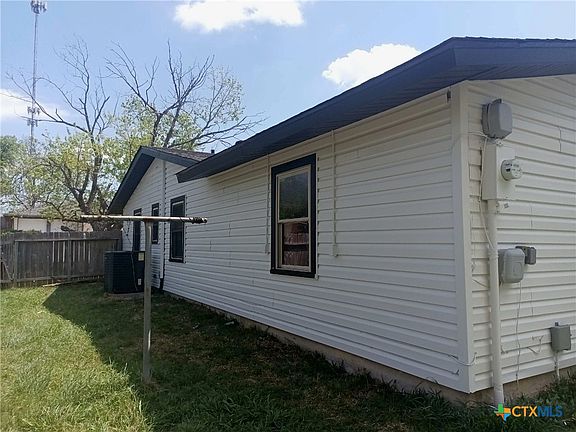 3rd image of 1417 Camilla Rd