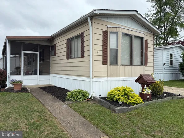 104 Jasmine Ln, Williamstown, NJ 08094